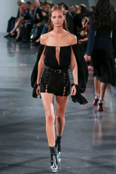 Look 12